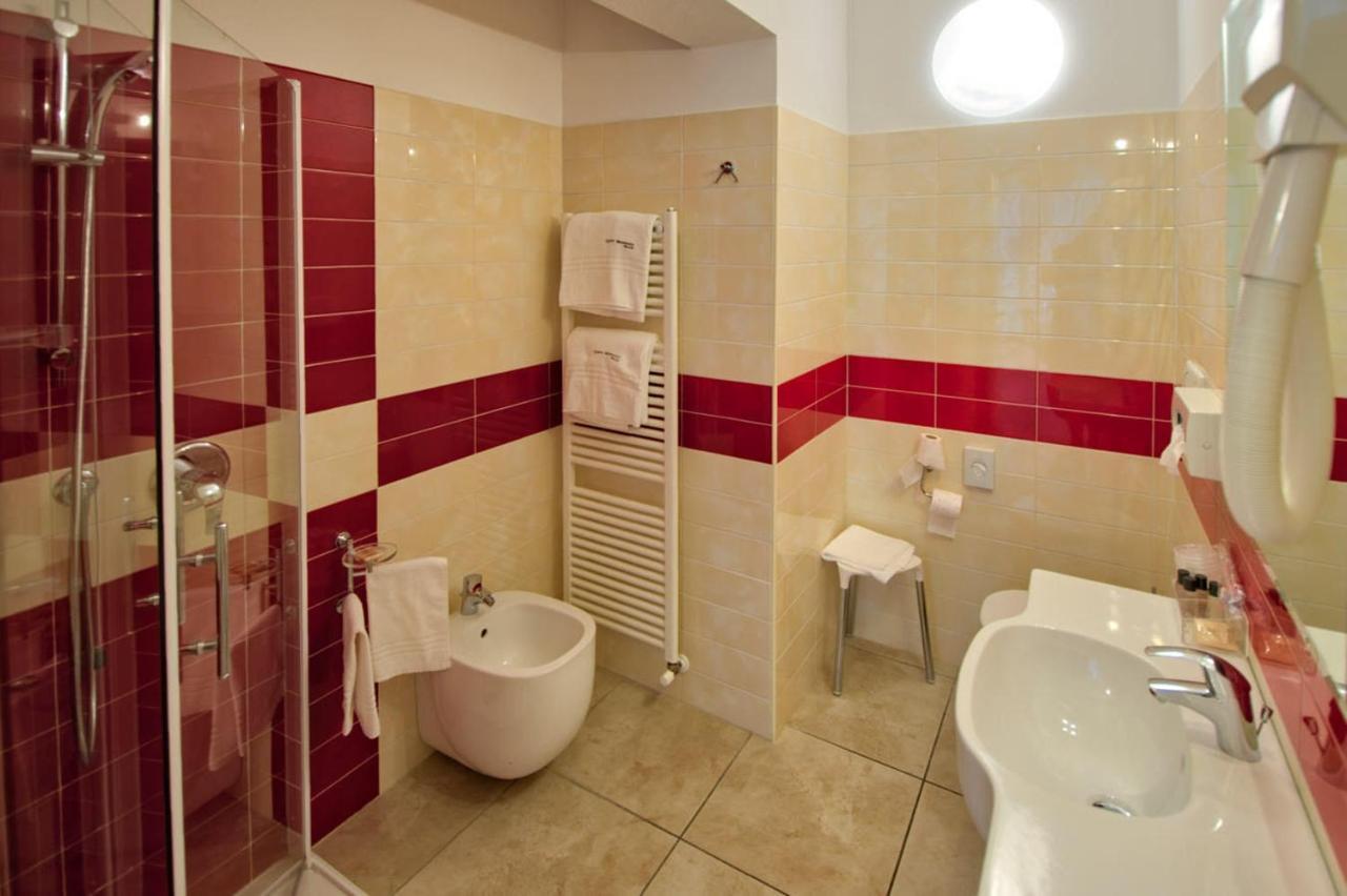 Relais Corte Bergamini Пескьера-дель-Гарда Экстерьер фото